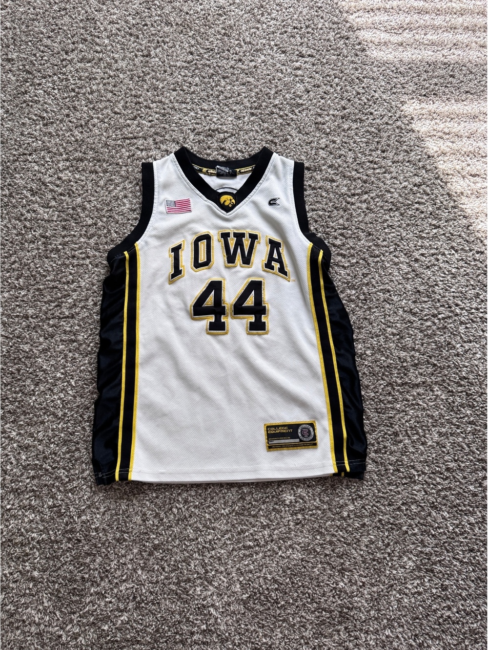 Vintage Iowa Hawkeyes #44 Basketball Jersey – College Equipment Youth 16-18